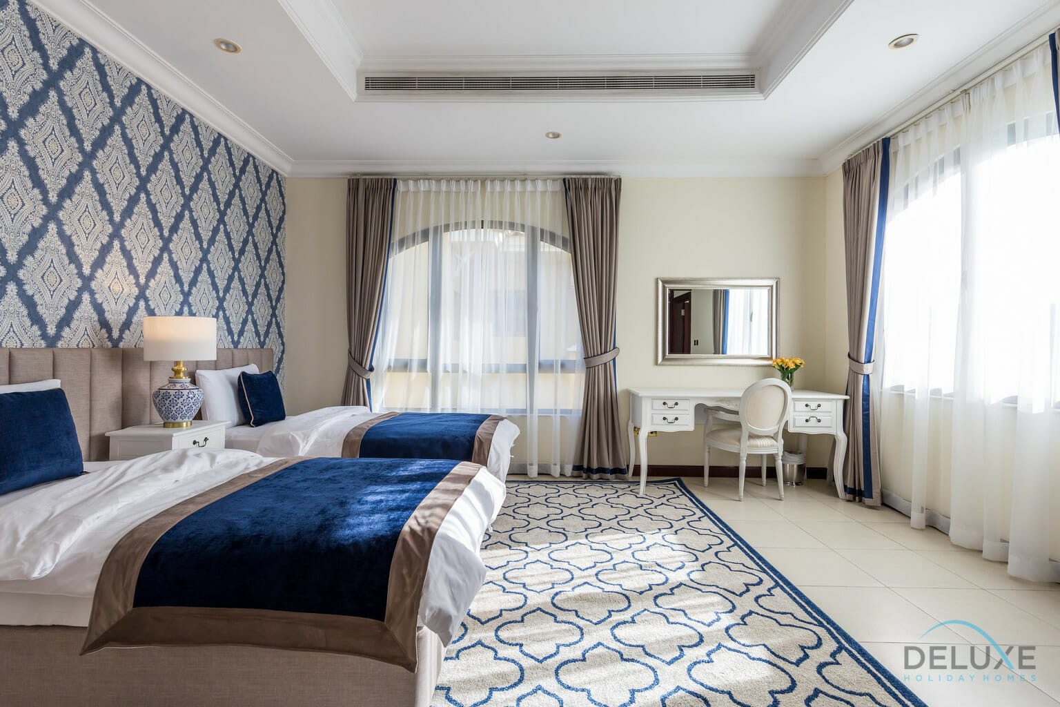 Luxurious 5 Bedrooms Villa  in Palm Jumeirah Deluxe 